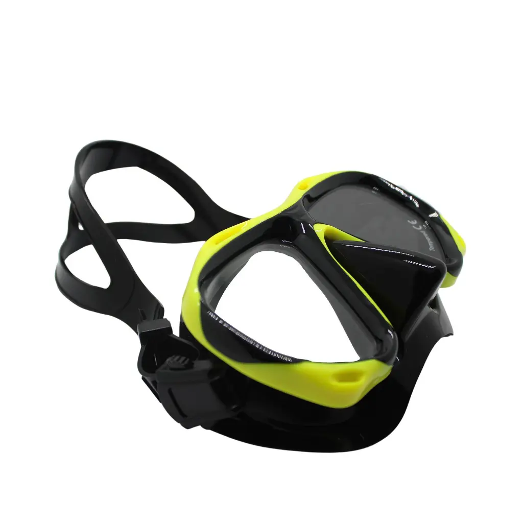 sillicon-diving-mask-black-and-yellow-2.webp