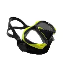 sillicon-diving-mask-black-and-yellow-2.webp