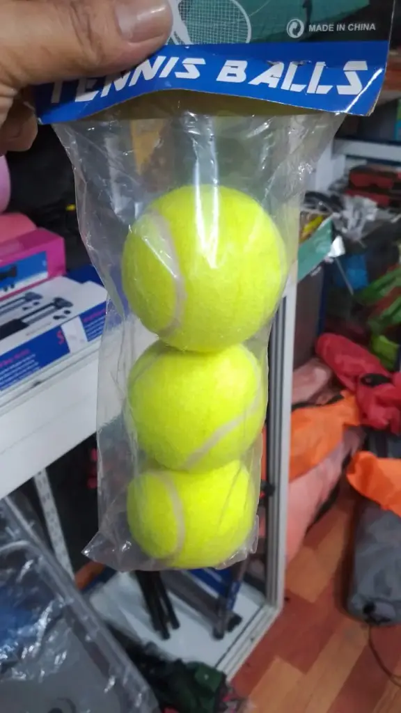 Tennis Balls (3-Pack)